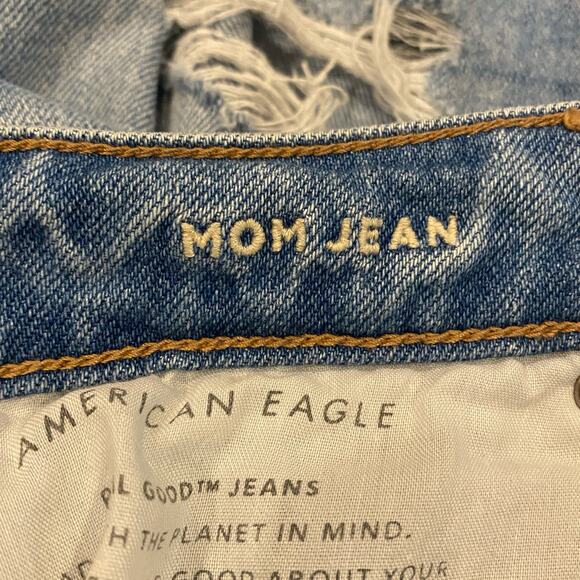 American Eagle Jeans Womens 2 Blue Mom Jean Stretch Thrashed Destroyed Hipster - Picture 4 of 11